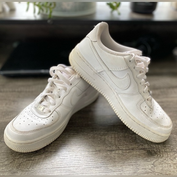 nike air force white low top